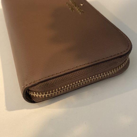 Kate Spade Wallet - Picture 5 of 9